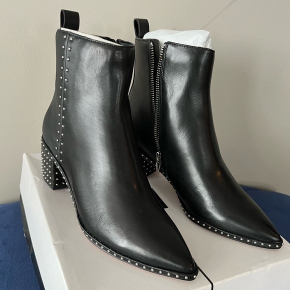 Dolce Vita black leather Brook boots w/stud details. - Picture 5 of 5